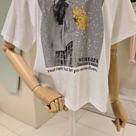 박시핏 꽃비 레터링 라운드티셔츠