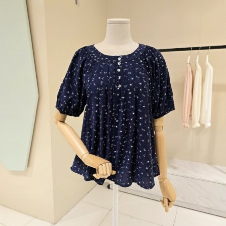 잔꽃 라운드 셔링 블라우스