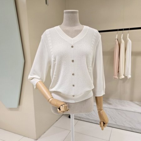 브이넥 7부 소매 니트