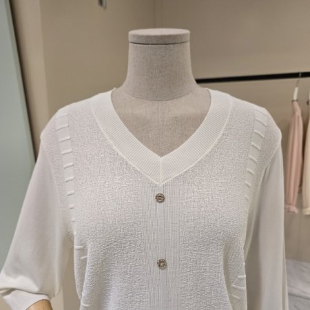 브이넥 7부 소매 니트