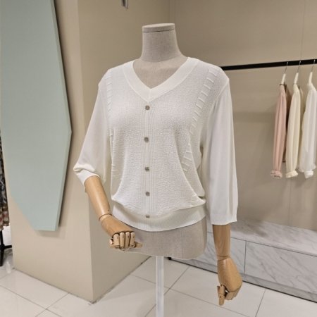 브이넥 7부 소매 니트