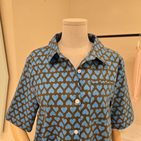 하트 패턴 셔츠블라우스