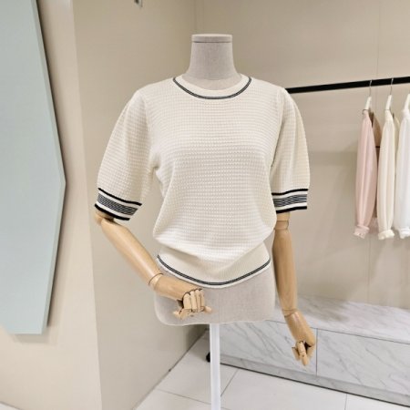 핀소매 라운드 니트