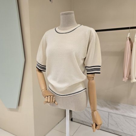 핀소매 라운드 니트