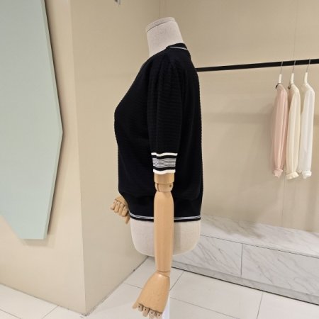 라운드 핀소매 니트