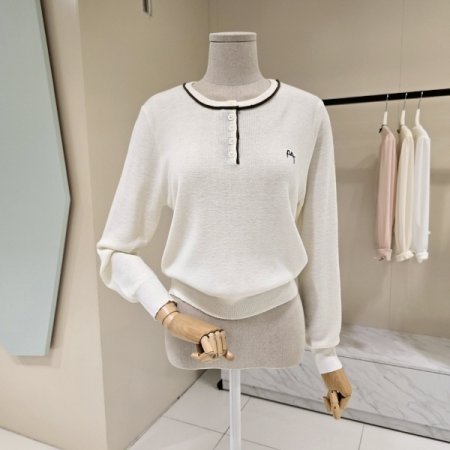 넥라인 단추 라운드 니트