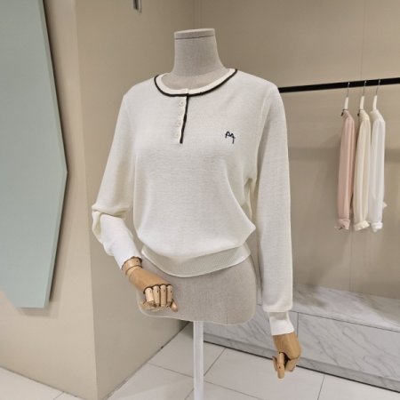 넥라인 단추 라운드 니트