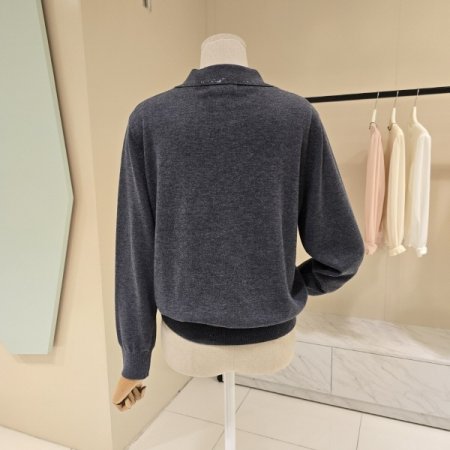 큐빅 타이 카라 니트