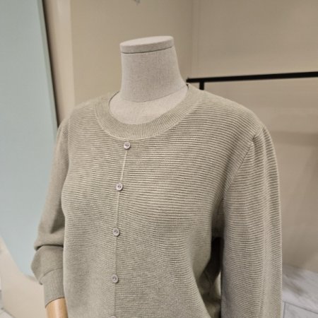 골지 라운드 단추 니트