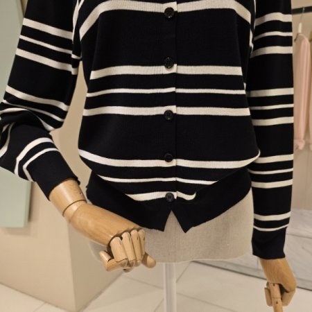 단가라 라운드 니트가디건