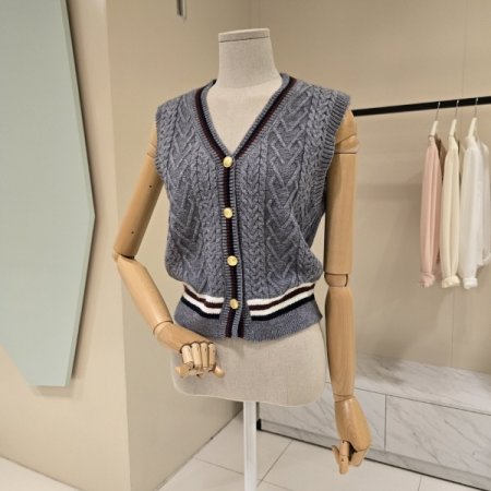 꽈배기 브이넥 니트조끼