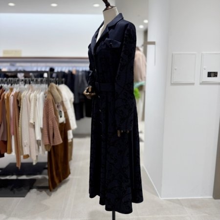 자수 디테일 카라넥 벨티드 원피스