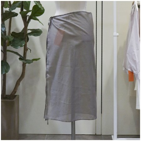 로빈레이어드스커트