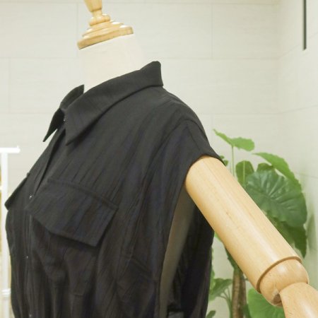 카라주름민소매원피스