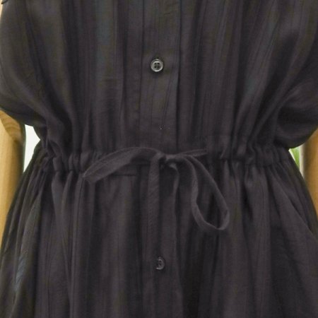 카라주름민소매원피스