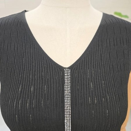 큐빅라인민소매니트