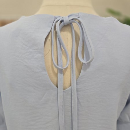 니아퍼프소매블라우스