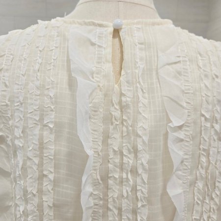 크림러플블라우스