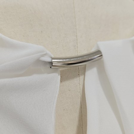 주름민소매블라우스