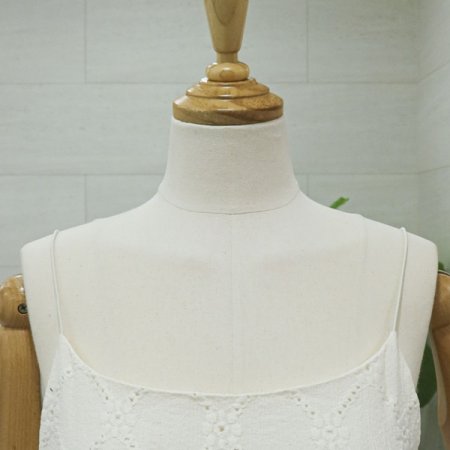 로그펀칭레이스원피스