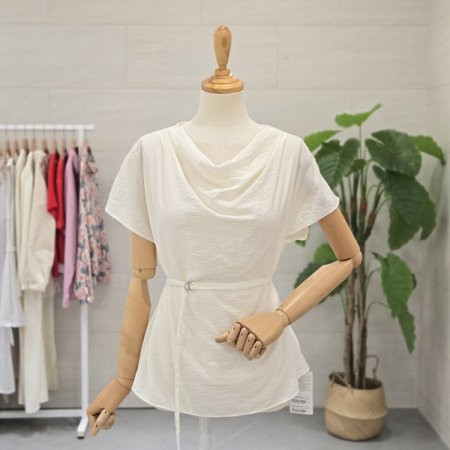 D링벨트터틀반팔블라우스