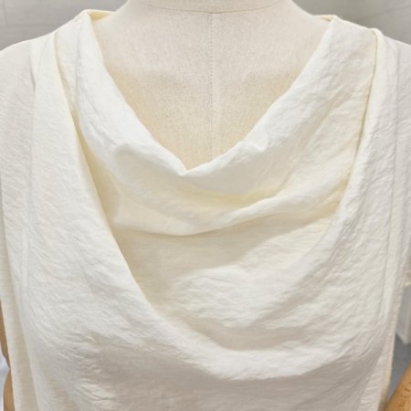 D링벨트터틀반팔블라우스