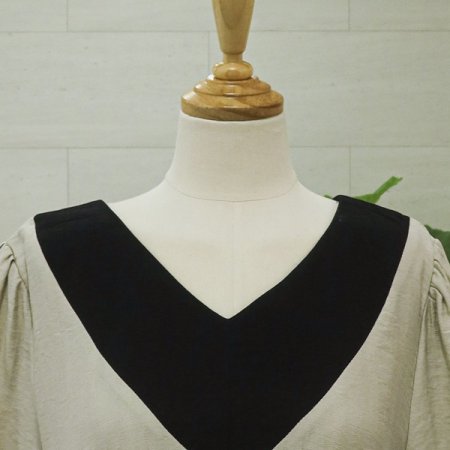 브이넥배색롱원피스