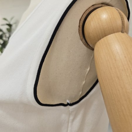 배색민소매티셔츠