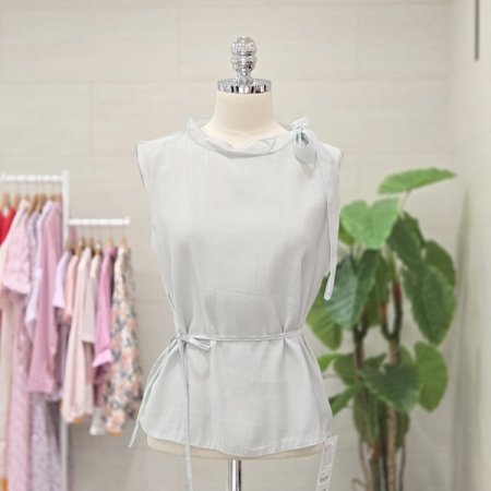 타이끈민소매블라우스