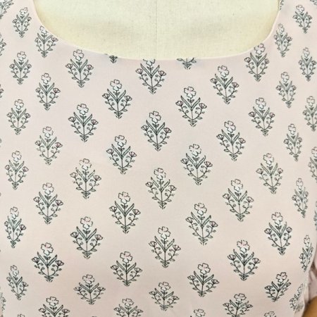 찰랑플라워반팔블라우스