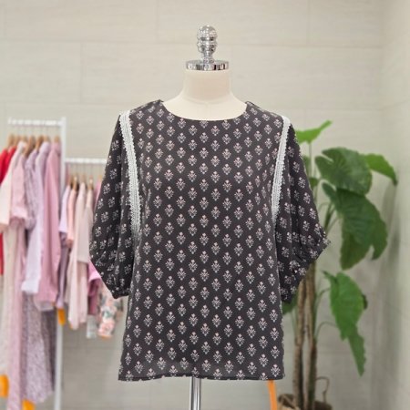 찰랑플라워반팔블라우스