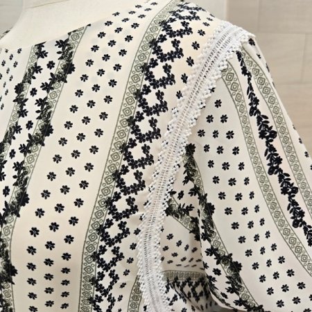 찰랑프린팅반팔블라우스