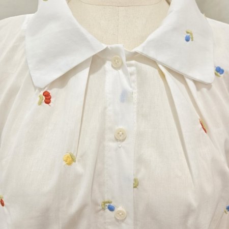 튤립자수반팔블라우스