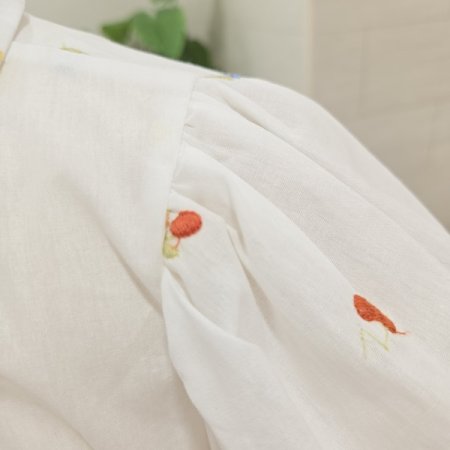 튤립자수반팔블라우스