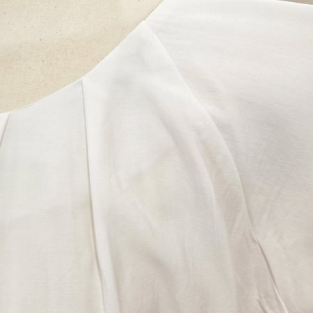 므아네크핀턱블라우스