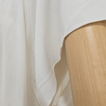 므아네크핀턱블라우스