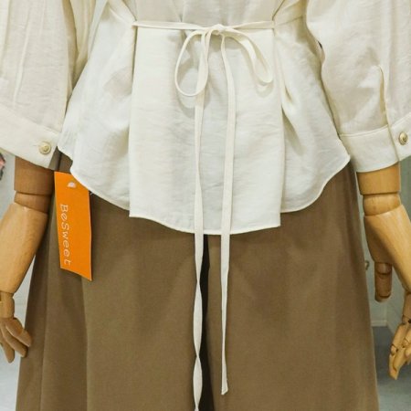 양허리끈단추블라우스