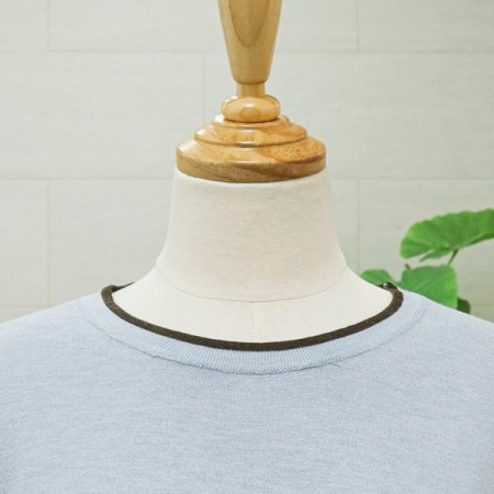 미우라운드반팔니트