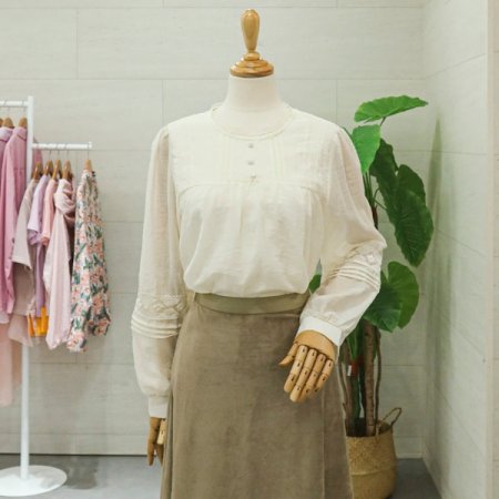 달콤핀턱긴팔블라우스