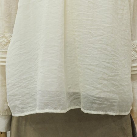 달콤핀턱긴팔블라우스