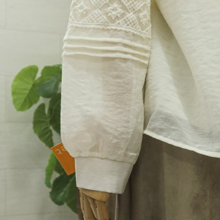 달콤핀턱긴팔블라우스