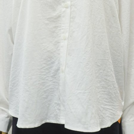 베이직뒷꼬임셔츠