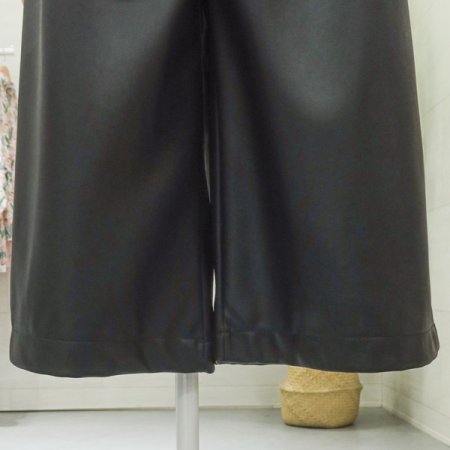 레더버뮤다팬츠