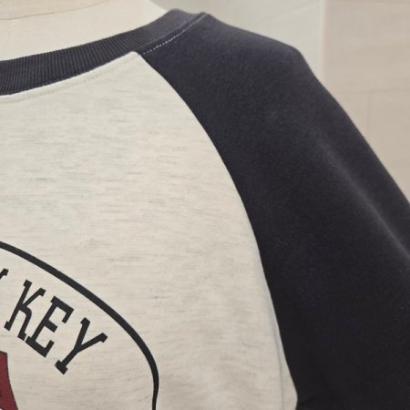 뉴욕나그랑맨투맨티셔츠