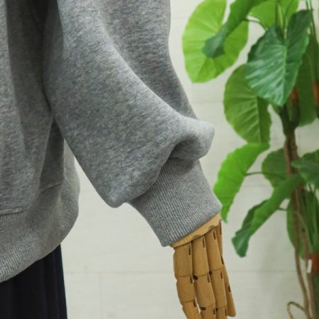 모어럽맨투맨티셔츠