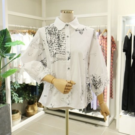 가을낙서퍼프블라우스