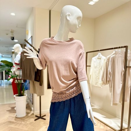 밑단 레이스 배색 티셔츠