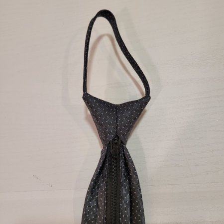 그레이 삼각프린트 자동 넥타이