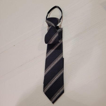 스트라이프 지퍼 넥타이
