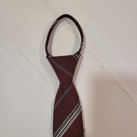 와인 스트라이프 지퍼 넥타이